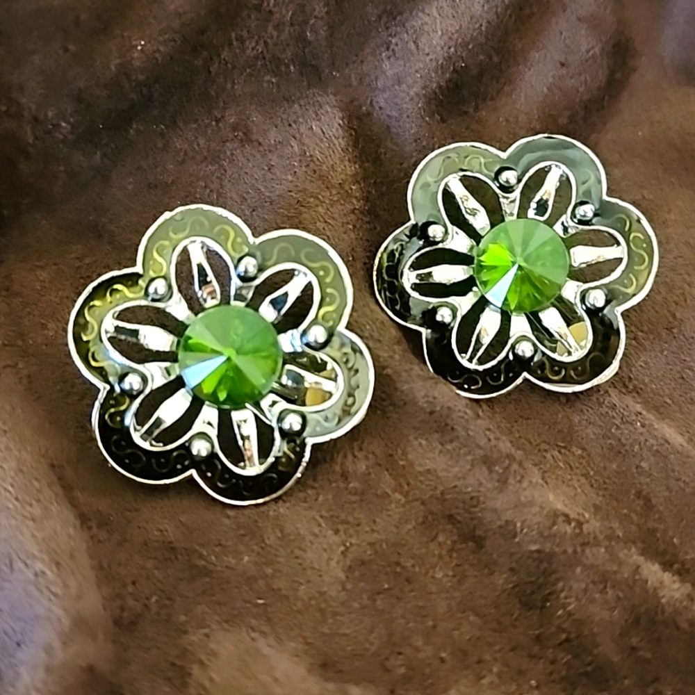 B W Green & Silver tone clip earrings